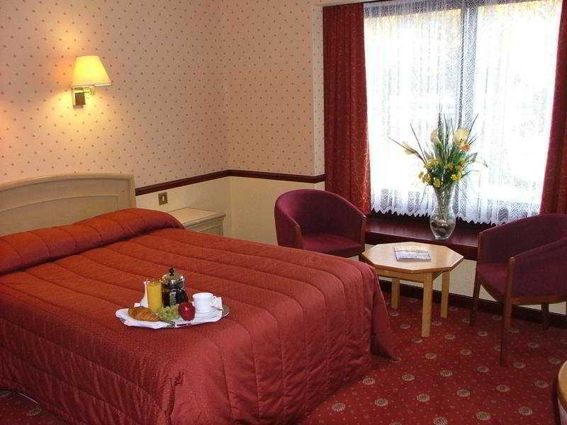 Western Hotel 4*
